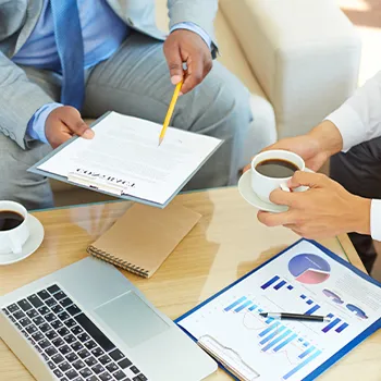 Venture Smarter | What is an LLC Registered Agent? (The Complete Guide) Discussion with an agent showing a report