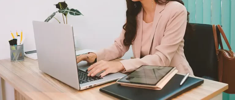 A woman looking up an LLC in Missouri